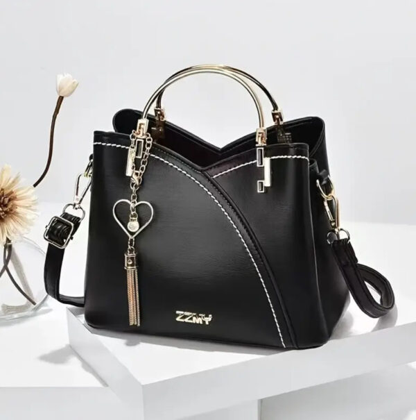 Elegant Heart Charm Handbag